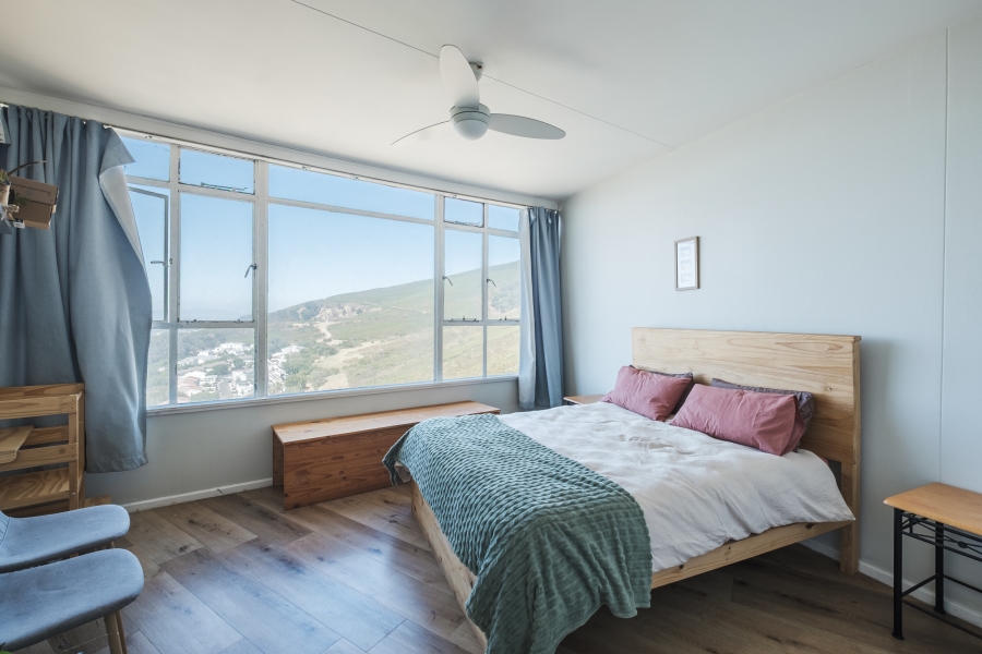 2 Bedroom Property for Sale in Vredehoek Western Cape